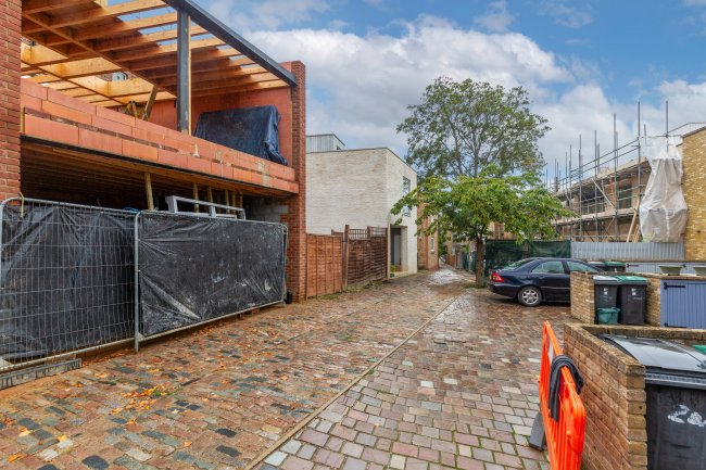 Land to the rear of 178 Archway Road, Highgate, London, N6 5BB 1