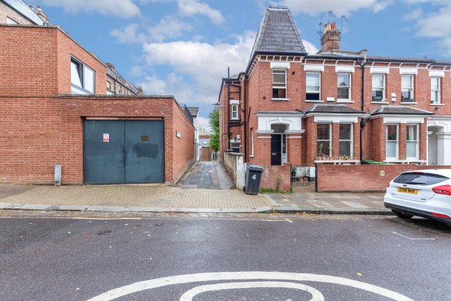 Land to the rear of 178 Archway Road, Highgate, London, N6 5BB 1