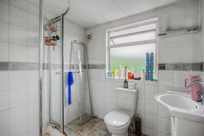 119 Worlds End Lane, Enfield, EN2 7RG 7