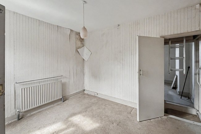 19 Park Road, Caterham CR3 5TB 4