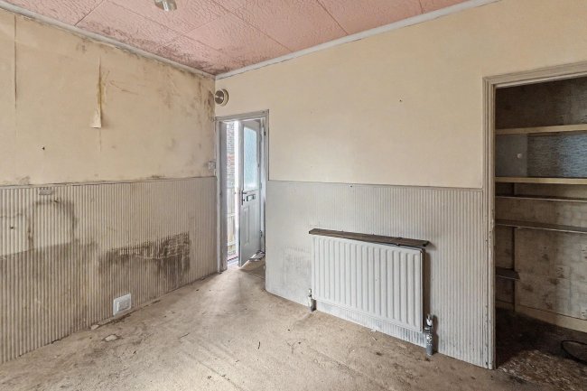 19 Park Road, Caterham CR3 5TB 4