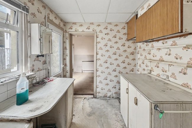 19 Park Road, Caterham CR3 5TB 4
