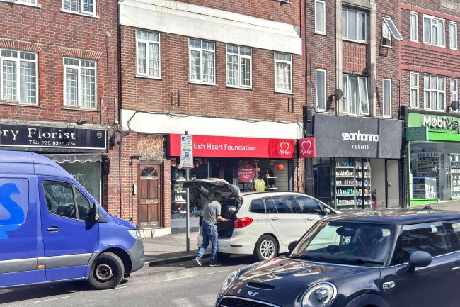 124 Central Road, Worcester Park, KT4 8HT 3