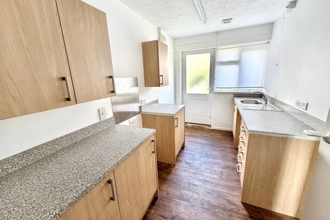 38 Allington Way, Chippenham, Wiltshire, SN14 0JT 6