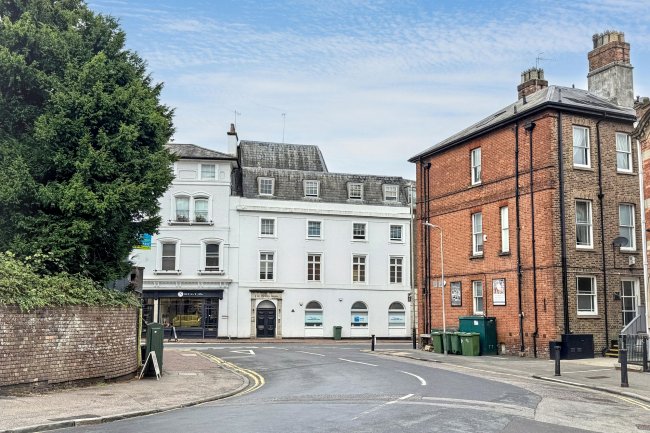 Unit 3, Pantiles House, 2 Nevill Street, Tunbridge Wells, Kent TN2 5TT 2