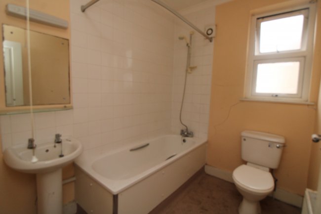 249 & 251 Edward Road, Walthamstow, London E17 6NU 3