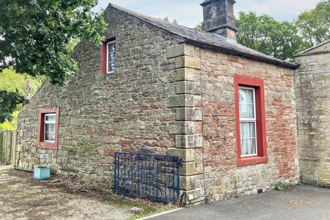 1 South Lodge, Orton Park, Carlisle, Cumbria, CA5 6JX 4