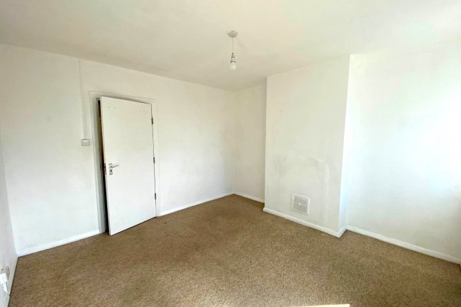 120 / 120a High Street, Yiewsley, UB7 7BD 5