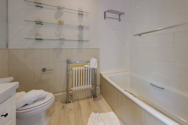 Ryde House, Angel Street, Petworth, GU28 0BG 10