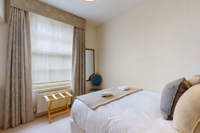 Ryde House, Angel Street, Petworth, GU28 0BG 10
