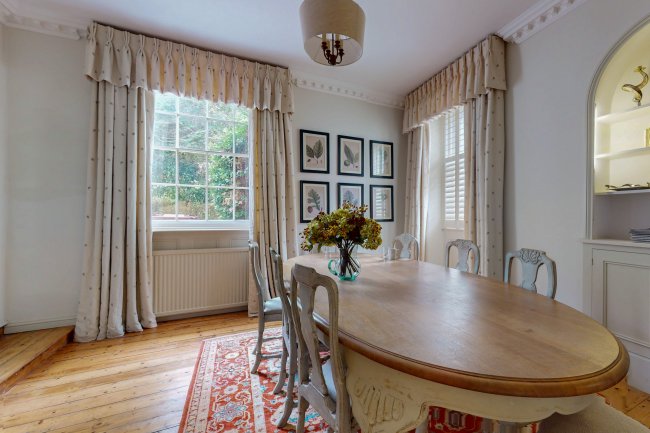 Ryde House, Angel Street, Petworth, GU28 0BG 10
