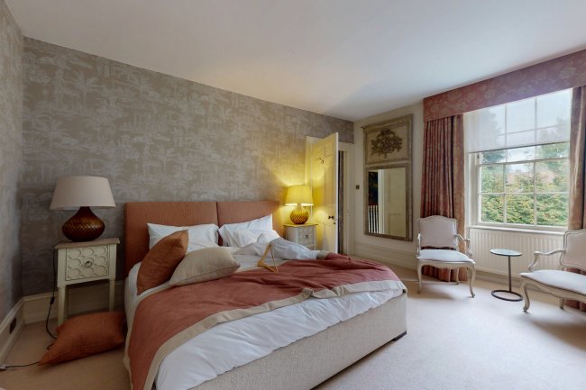 Ryde House, Angel Street, Petworth, GU28 0BG 10