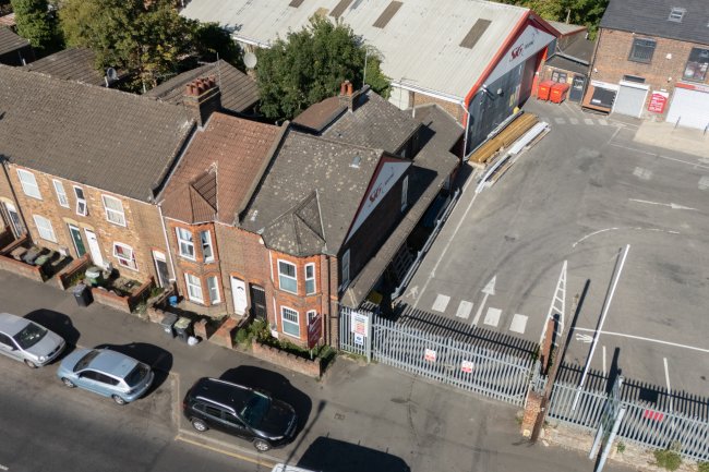71 Windmill Road, Luton LU1 3XL 4
