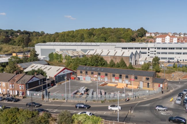 71 Windmill Road, Luton LU1 3XL 4