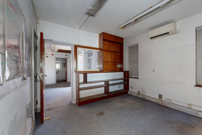 71 Windmill Road, Luton LU1 3XL 4