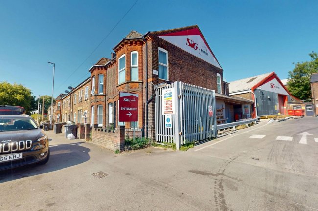 71 Windmill Road, Luton LU1 3XL 4