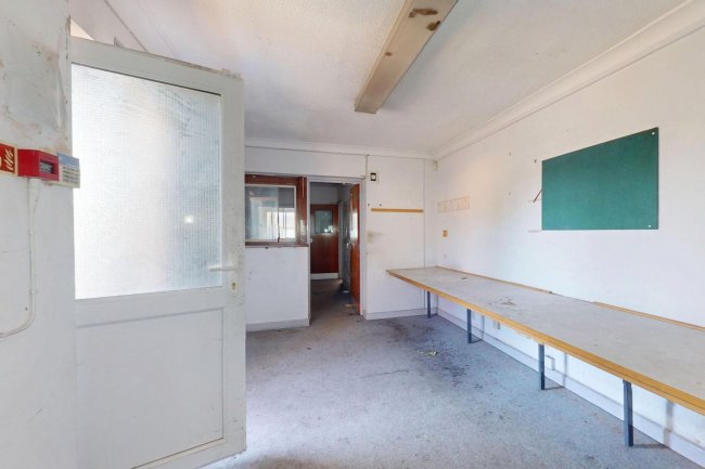 71 Windmill Road, Luton LU1 3XL 4