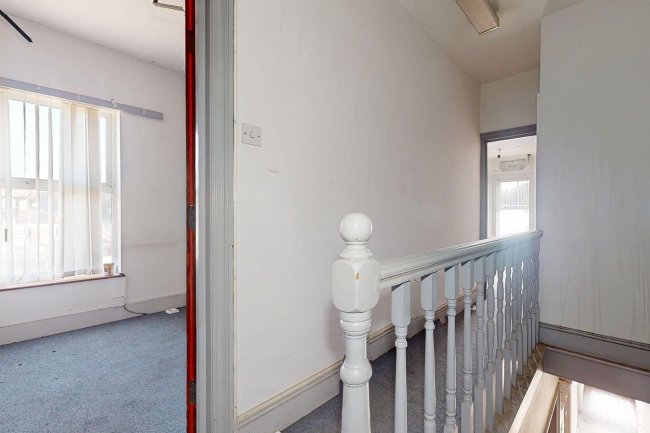 71 Windmill Road, Luton LU1 3XL 4