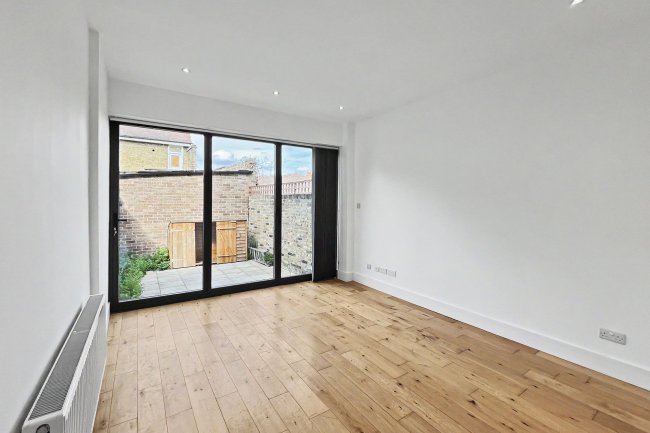 198 Upper Richmond Road West, London SW14 8AN 6