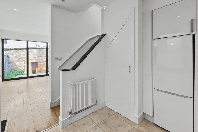 198 Upper Richmond Road West, London SW14 8AN 6
