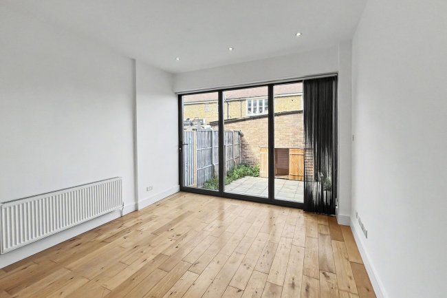 198 Upper Richmond Road West, London SW14 8AN 6