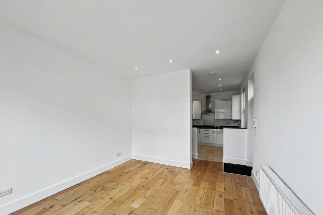 198 Upper Richmond Road West, London SW14 8AN 6