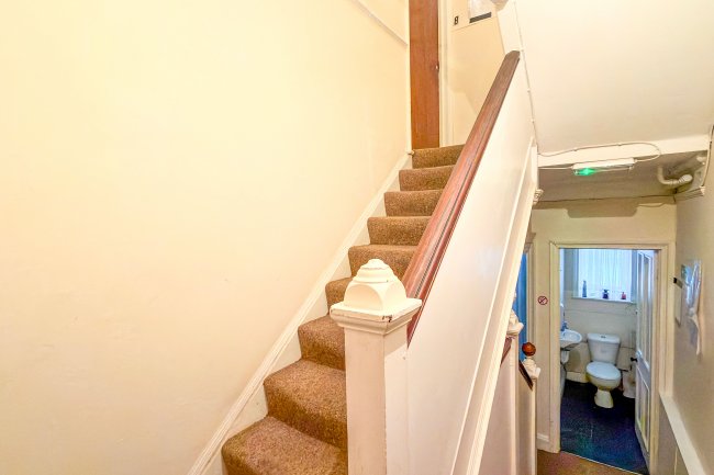 17 Beech House Rd, Croydon, CR0 1JQ 6