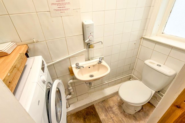17 Beech House Rd, Croydon, CR0 1JQ 6