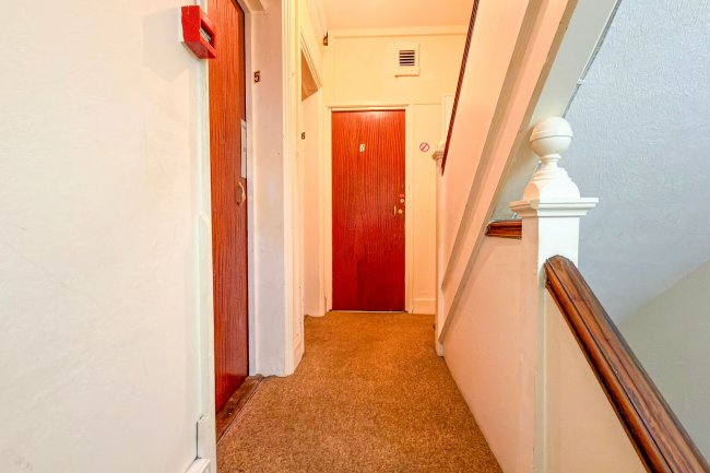 17 Beech House Rd, Croydon, CR0 1JQ 6