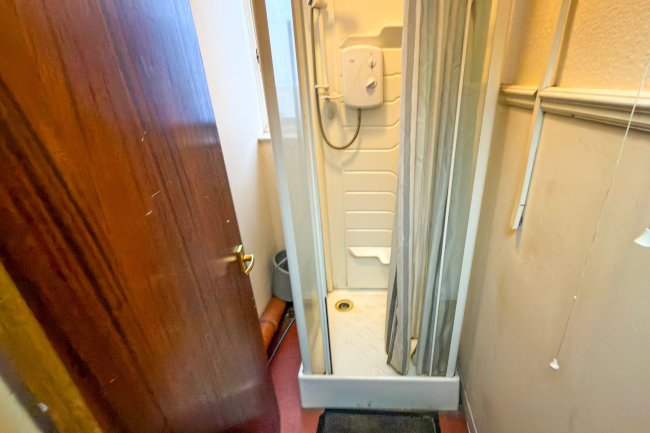 17 Beech House Rd, Croydon, CR0 1JQ 6