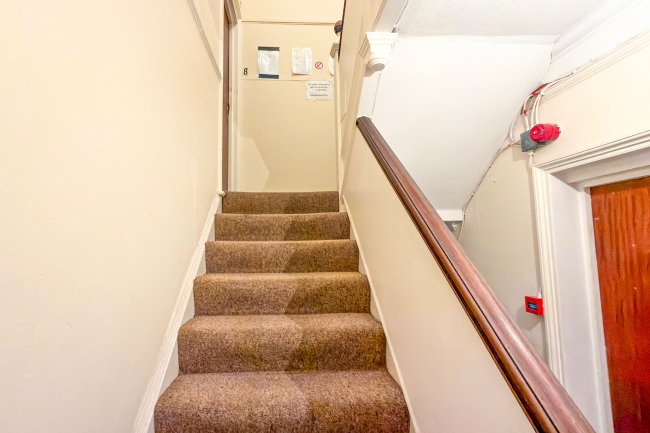 17 Beech House Rd, Croydon, CR0 1JQ 6