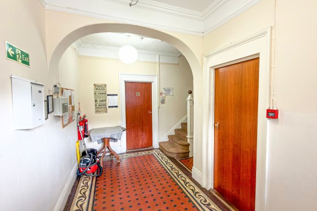 17 Beech House Rd, Croydon, CR0 1JQ 6