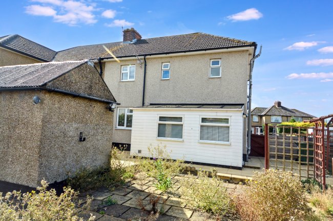 16 Arlesey Road, Stotfold, Hitchin, SG5 4HB 39