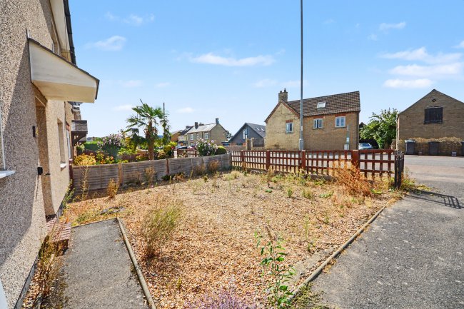 16 Arlesey Road, Stotfold, Hitchin, SG5 4HB 39