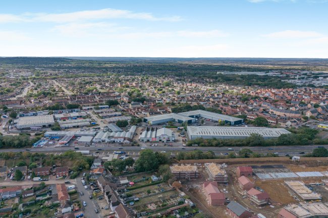 Unit 1, Hemmells Park, Laindon North, Basildon, Essex, SS15 6GF 7