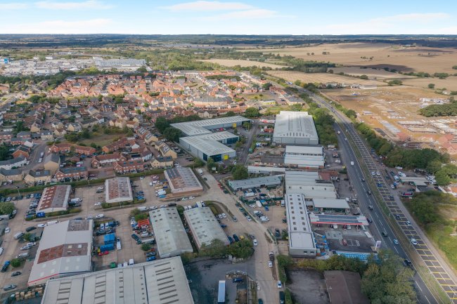 Unit 1, Hemmells Park, Laindon North, Basildon, Essex, SS15 6GF 7