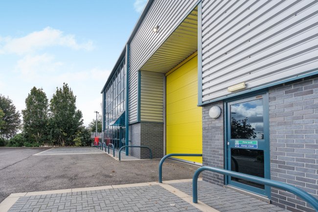 Unit 1, Hemmells Park, Laindon North, Basildon, Essex, SS15 6GF 7