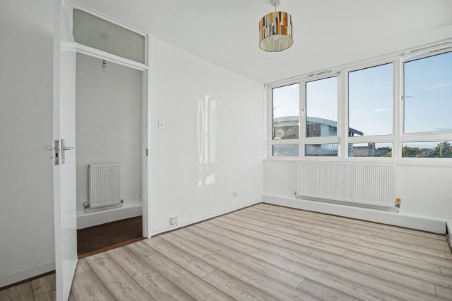 22 Ryan Court, Baldry Gardens, Streatham, London SW16 3PJ 1