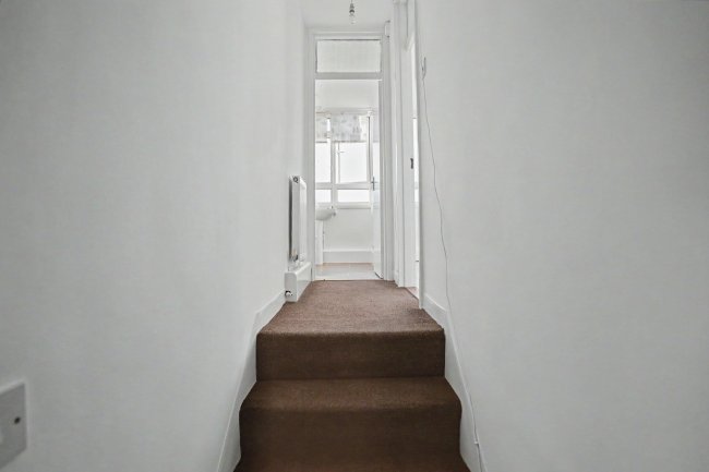 22 Ryan Court, Baldry Gardens, Streatham, London SW16 3PJ 1