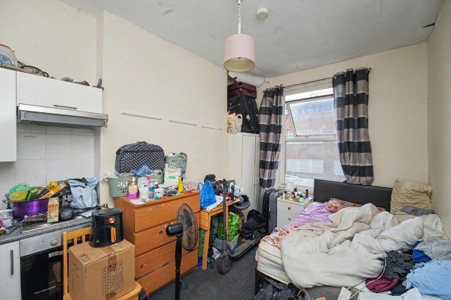 11 & 11A Fulham Broadway, London SW6 1AA 98