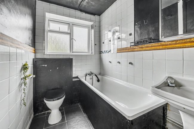 7 Poplar Court, Old Ruislip Road, Northolt, UB5 6QG 1