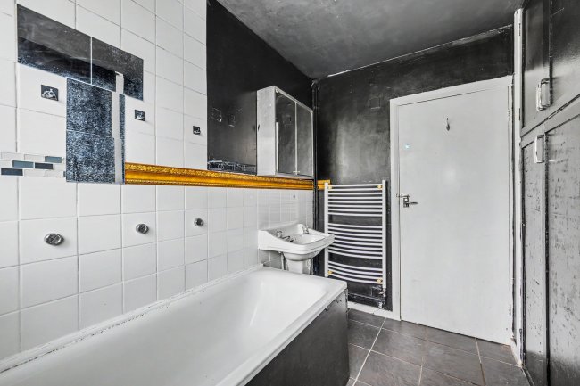 7 Poplar Court, Old Ruislip Road, Northolt, UB5 6QG 1