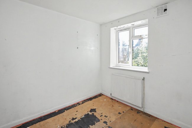 33B Streatley Road, London NW6 7LT 38