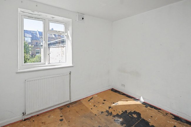 33B Streatley Road, London NW6 7LT 38