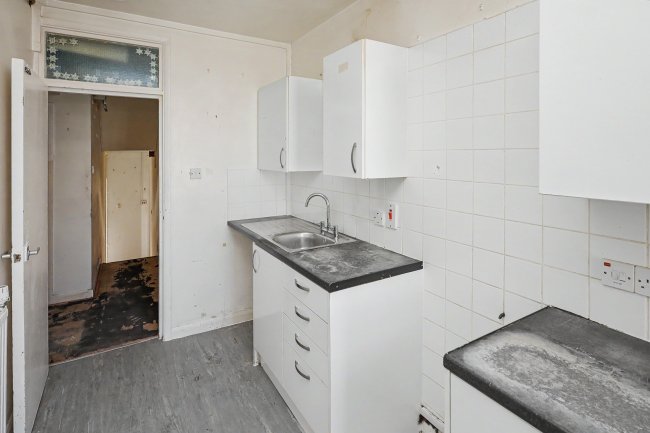 33B Streatley Road, London NW6 7LT 38