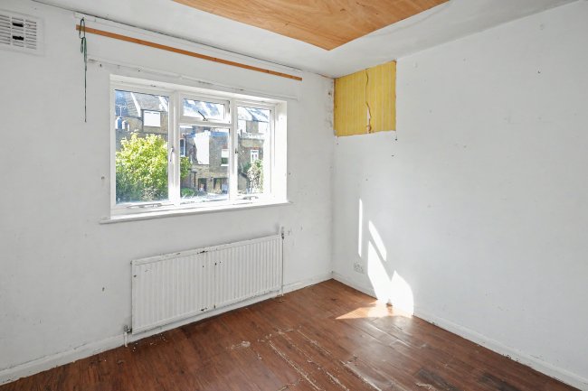 33B Streatley Road, London NW6 7LT 38