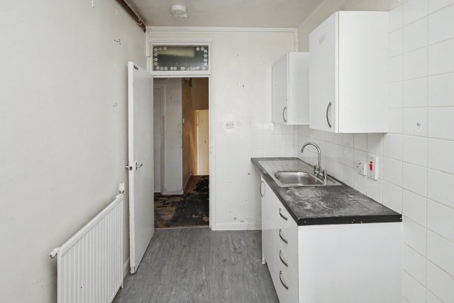 33B Streatley Road, London NW6 7LT 38