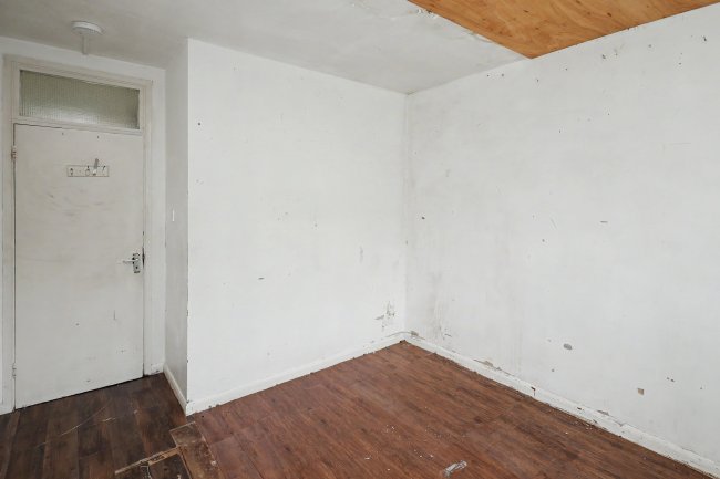 33B Streatley Road, London NW6 7LT 38