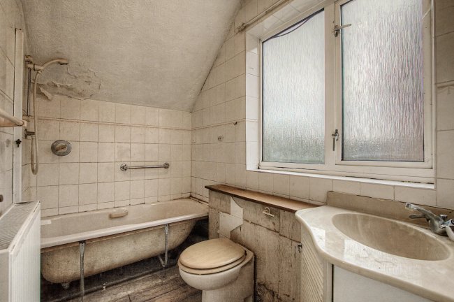 28 Saint Kilda's Road, Brentwood CM15 9EX 20