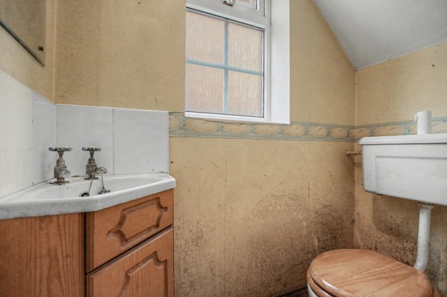 28 Saint Kilda's Road, Brentwood CM15 9EX 20